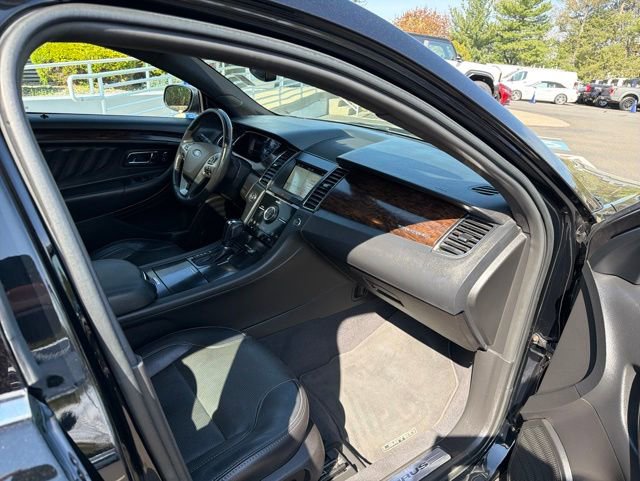 Used 2018 Ford Taurus Limited FWD image 9