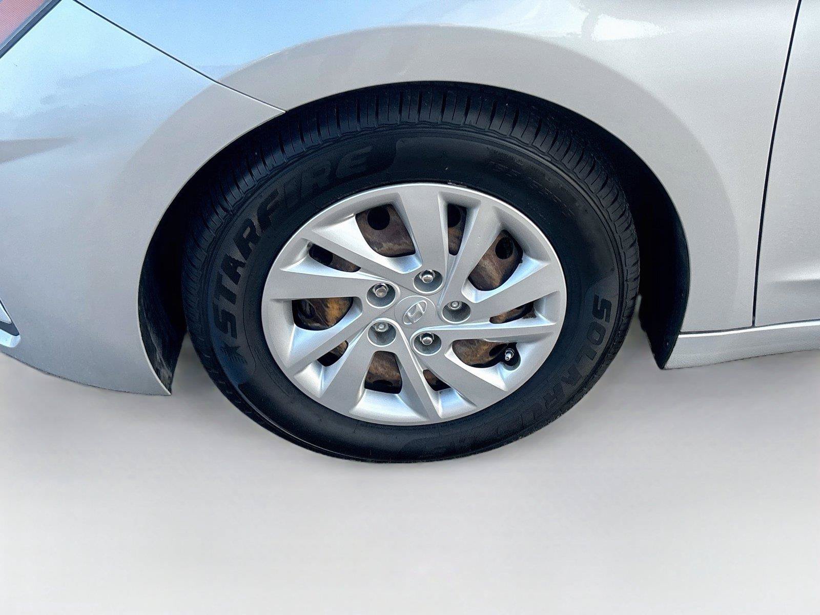 Used 2019 Hyundai Elantra SE w/ Cargo Package FWD image 28