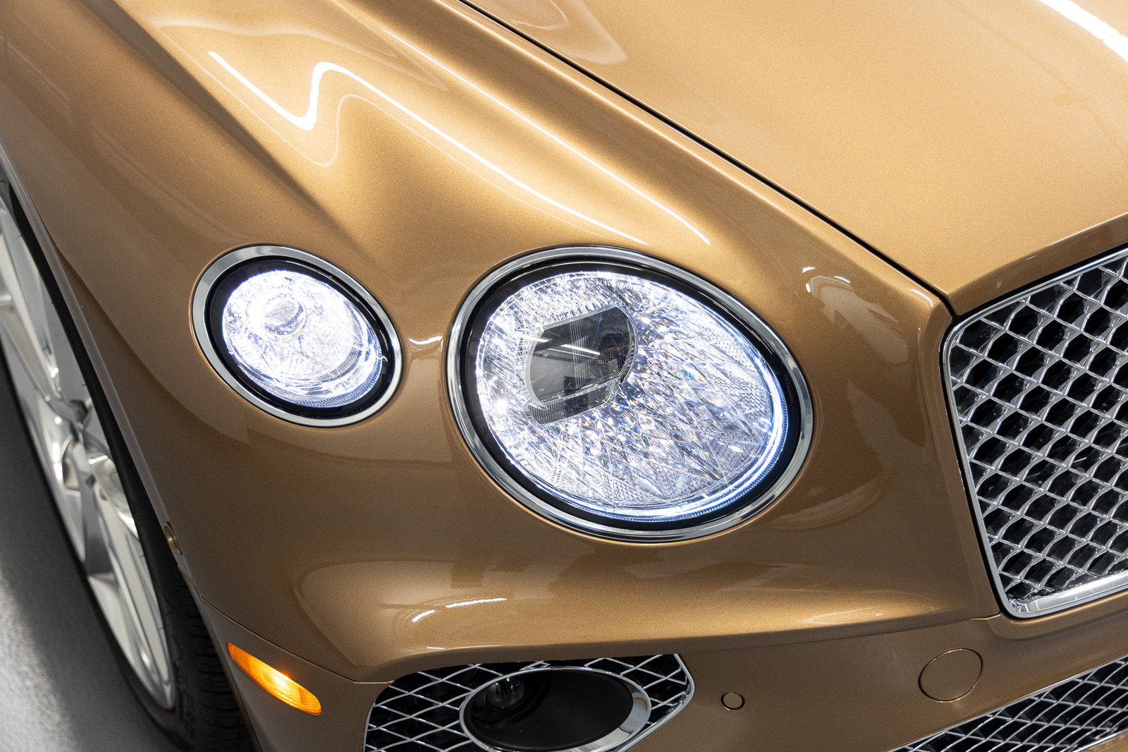 Used 2023 Bentley Continental GT Azure AWD/4WD image 9