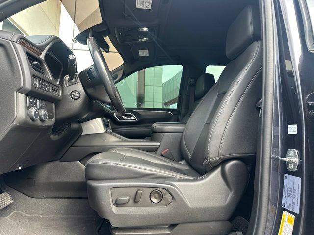 Used 2022 Chevrolet Tahoe Z71 w/ Luxury Package AWD/4WD image 7