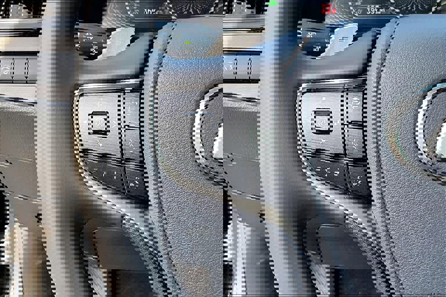 Certified 2025 Lexus ES 300h w/ Premium Package image 22