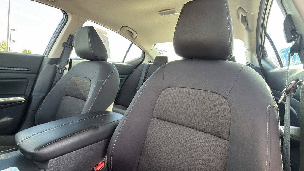Used 2025 Nissan Altima 2.5 SV FWD image 11