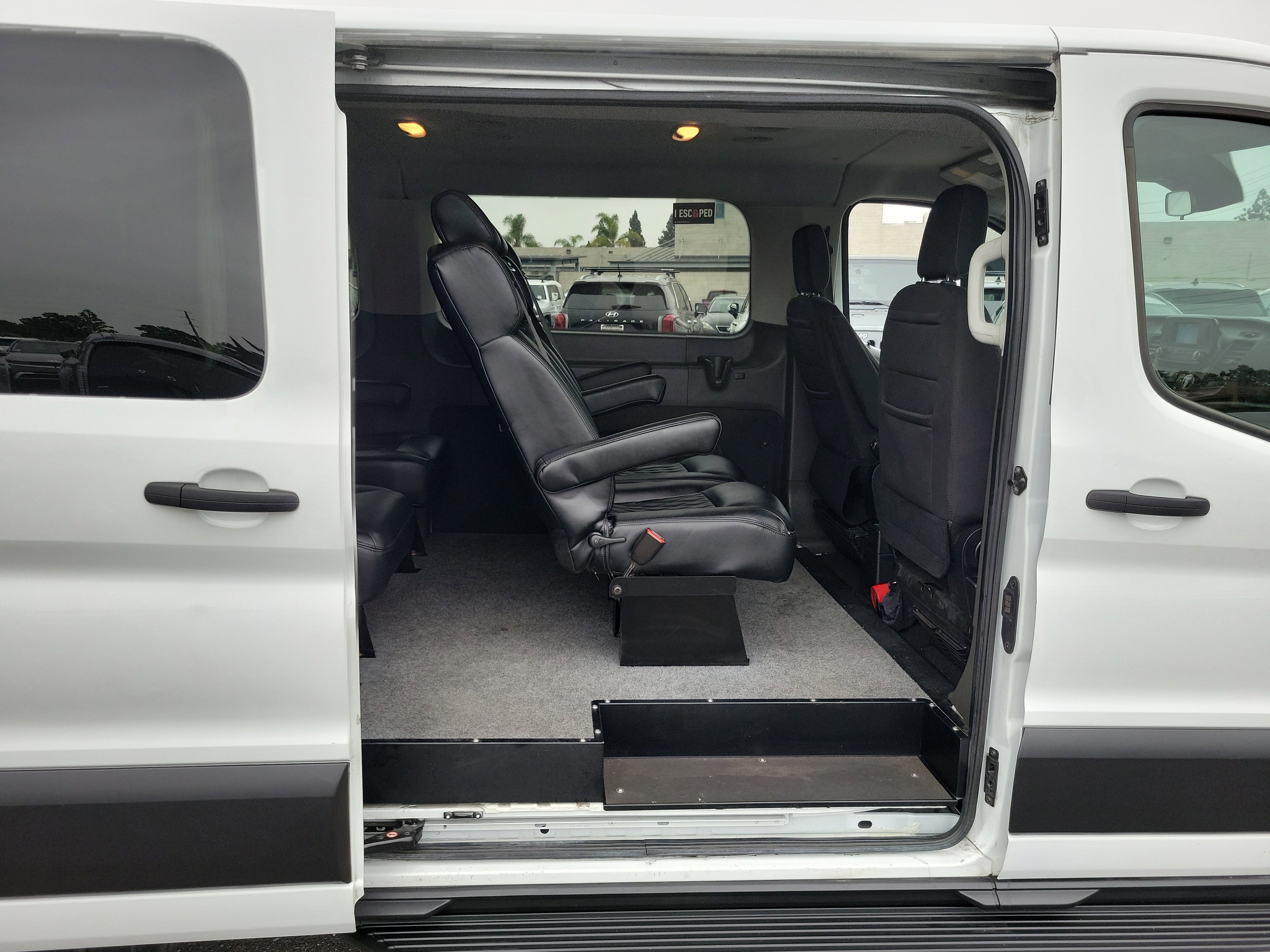 Used 2020 Ford Transit 150 XLT RWD image 26