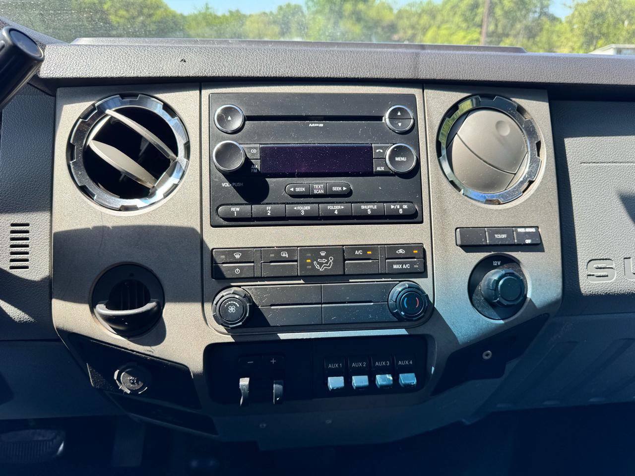Used 2011 Ford F550 4x4 Regular Cab Super Duty w/ Payload Upgrade Pkg image 24