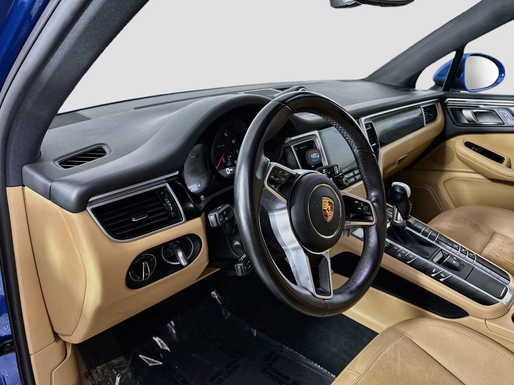 Used 2018 Porsche Macan AWD/4WD image 4