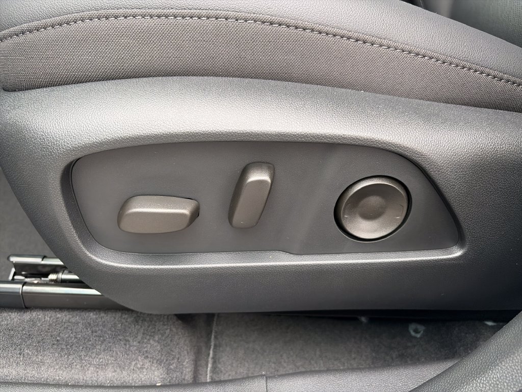 New 2027 Chevrolet Equinox LT w/ Convenience Package II FWD image 14