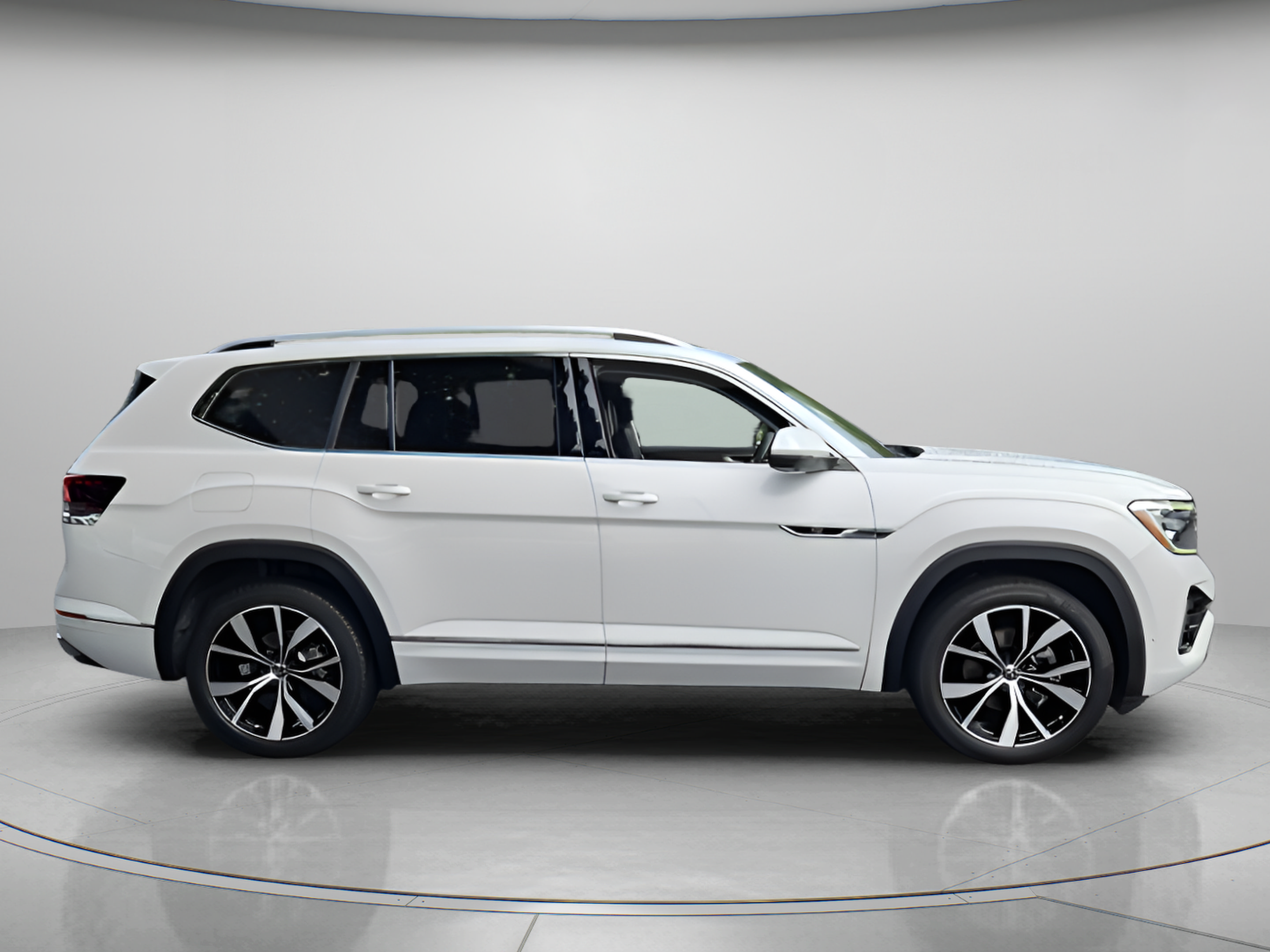 Used 2024 Volkswagen Atlas SEL Premium R-Line AWD/4WD image 6