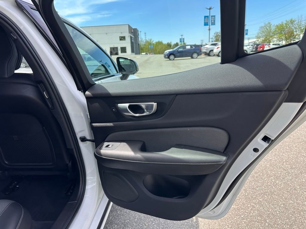 Used 2024 Volvo S60 B5 Plus image 22