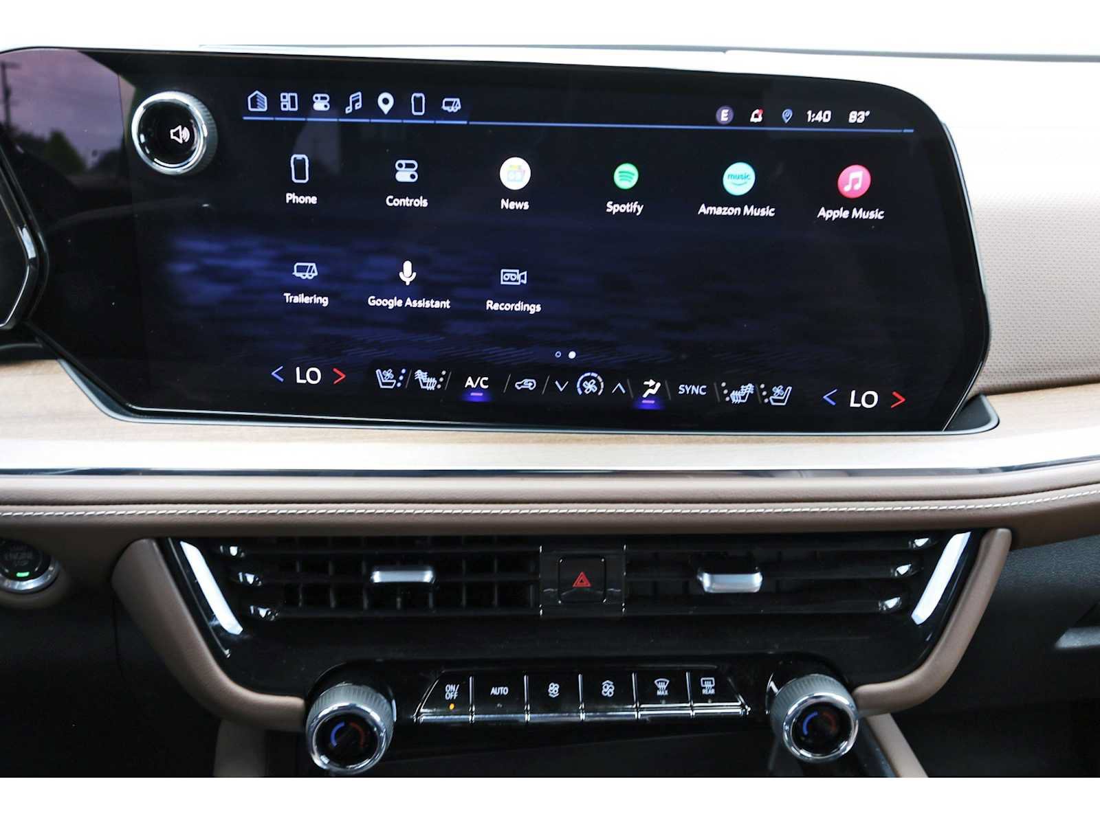 Used 2025 Chevrolet Tahoe High Country AWD/4WD image 24