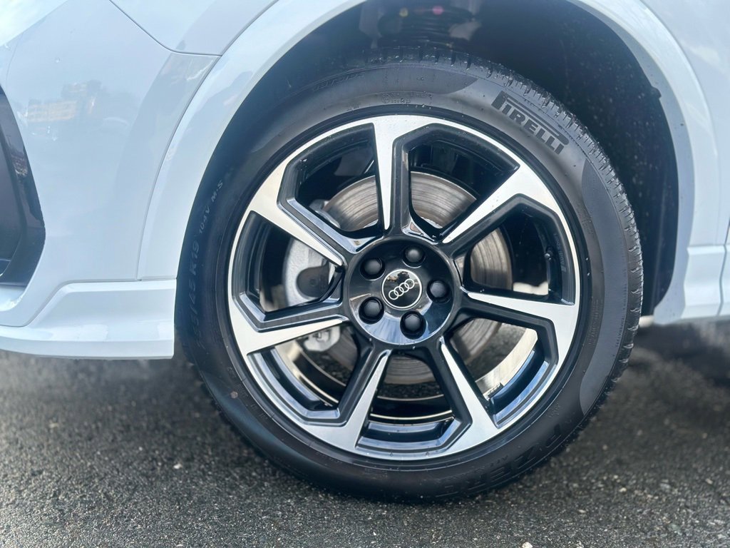 Used 2025 Audi Q3 2.0T Premium Plus image 2