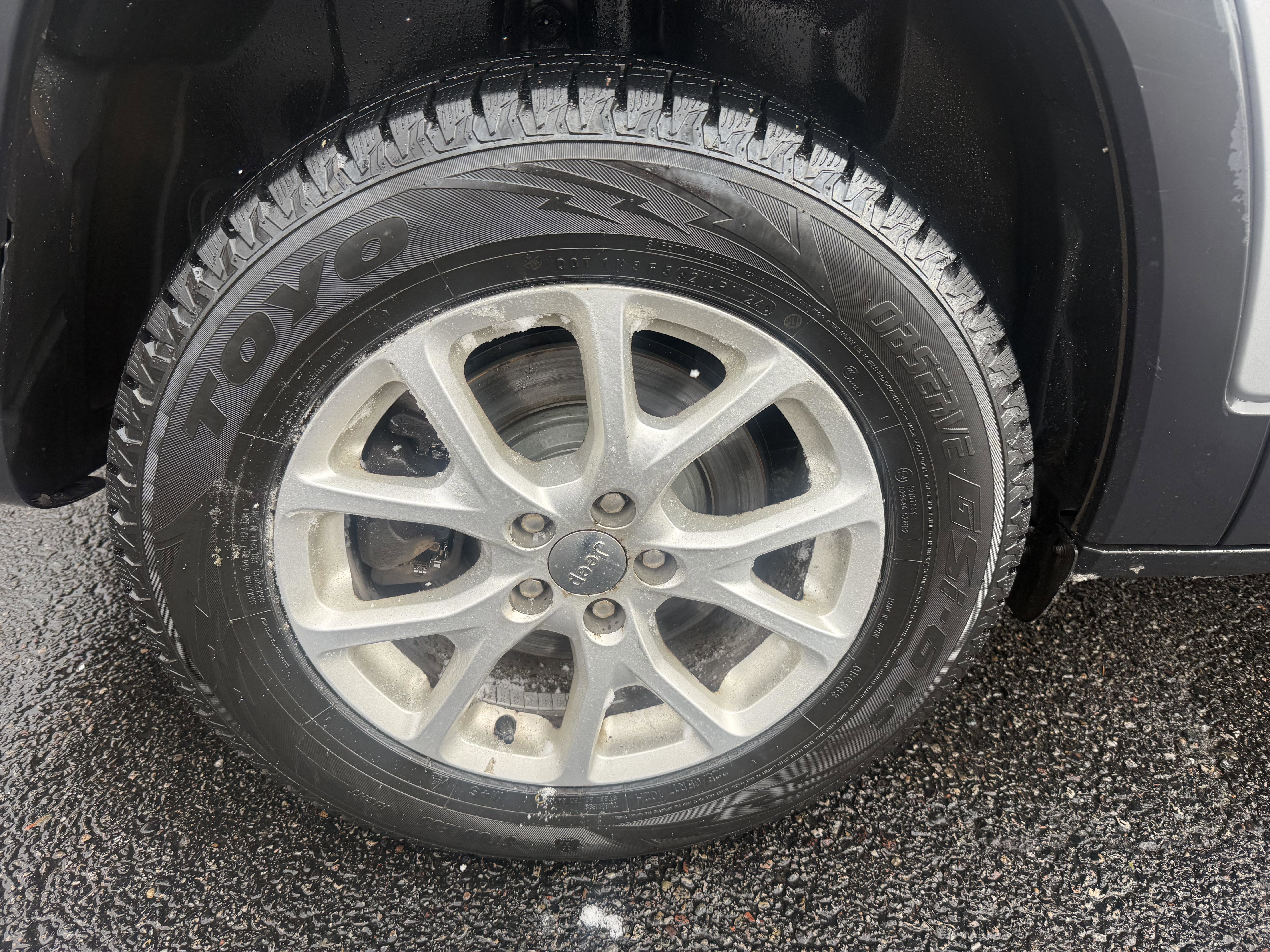 Used 2017 Jeep Cherokee Latitude w/ Cold Weather Group image 4