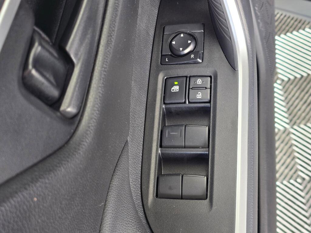 Used 2025 Toyota RAV4 LE image 20