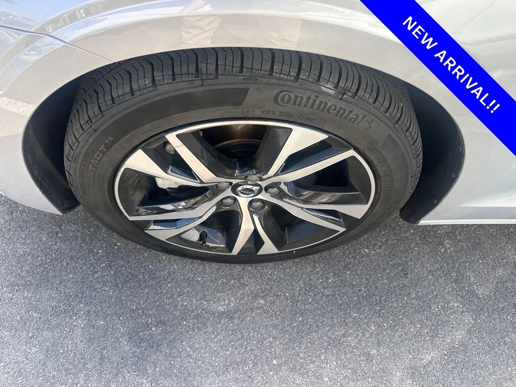 Certified 2025 Volvo S60 B5 Core AWD/4WD image 7
