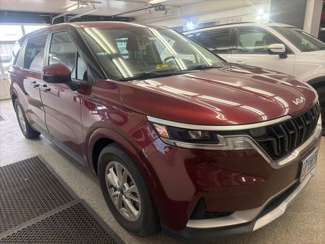 Certified 2024 Kia Carnival LX image 1