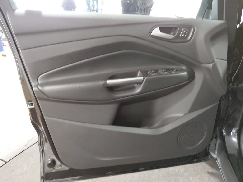 Used 2019 Ford Escape SEL AWD/4WD image 4
