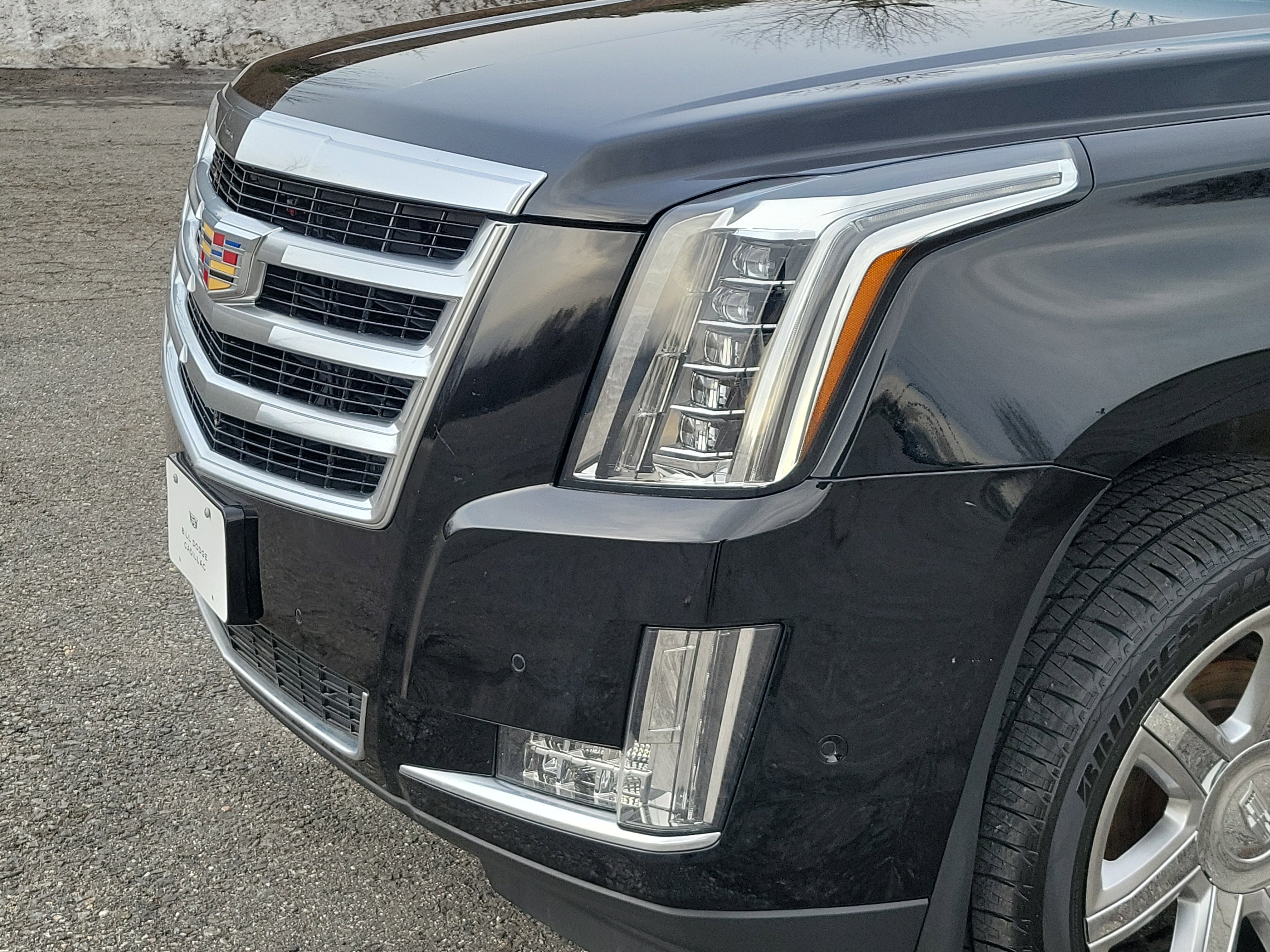 Used 2019 Cadillac Escalade Luxury image 9