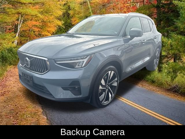 Used 2023 Volvo XC40 B5 Plus w/ Driver Assist Package AWD/4WD image 8