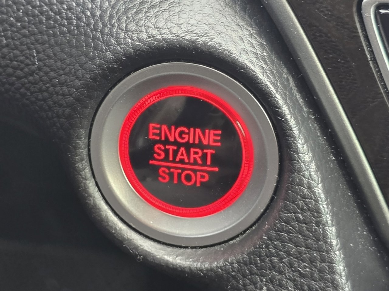 Used 2018 Honda Accord Touring image 32