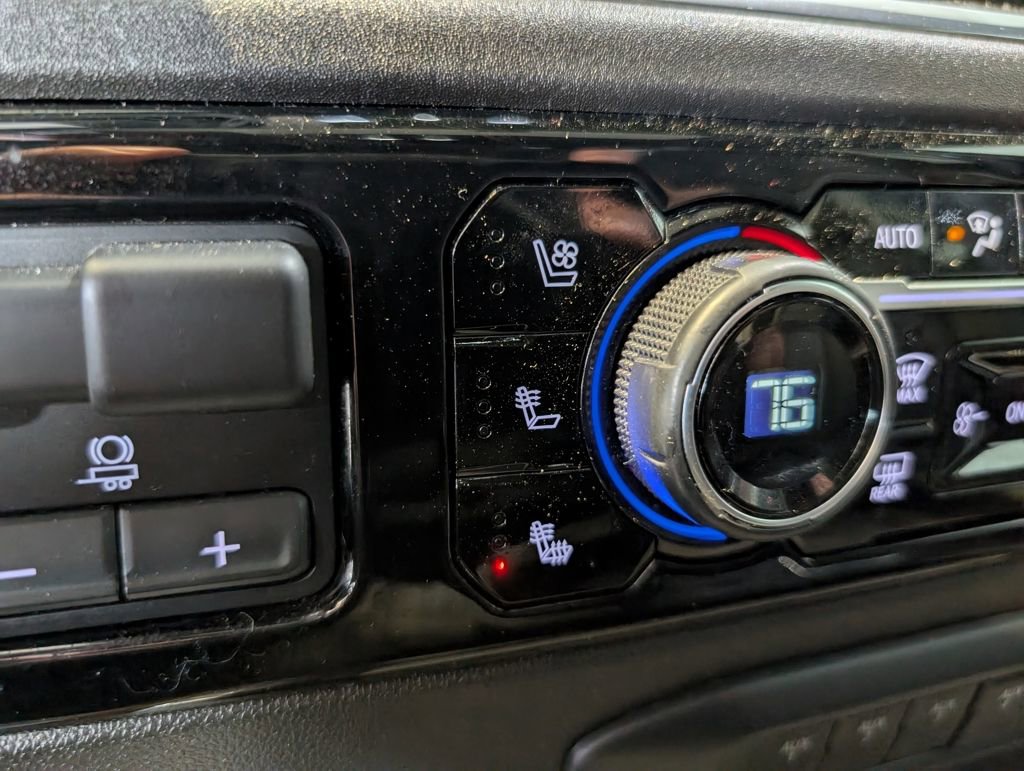 Used 2024 Chevrolet Silverado 2500 High Country w/ Technology Package image 34