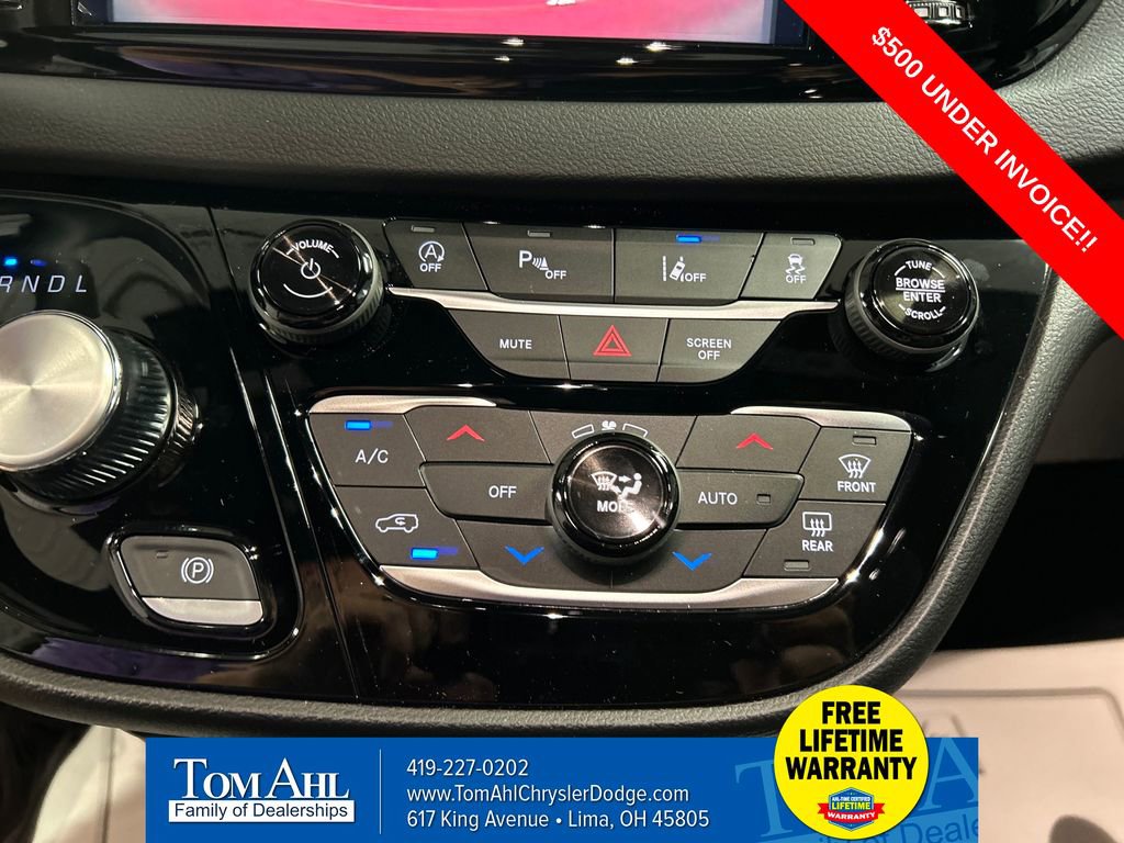 New 2026 Chrysler Voyager LX image 17