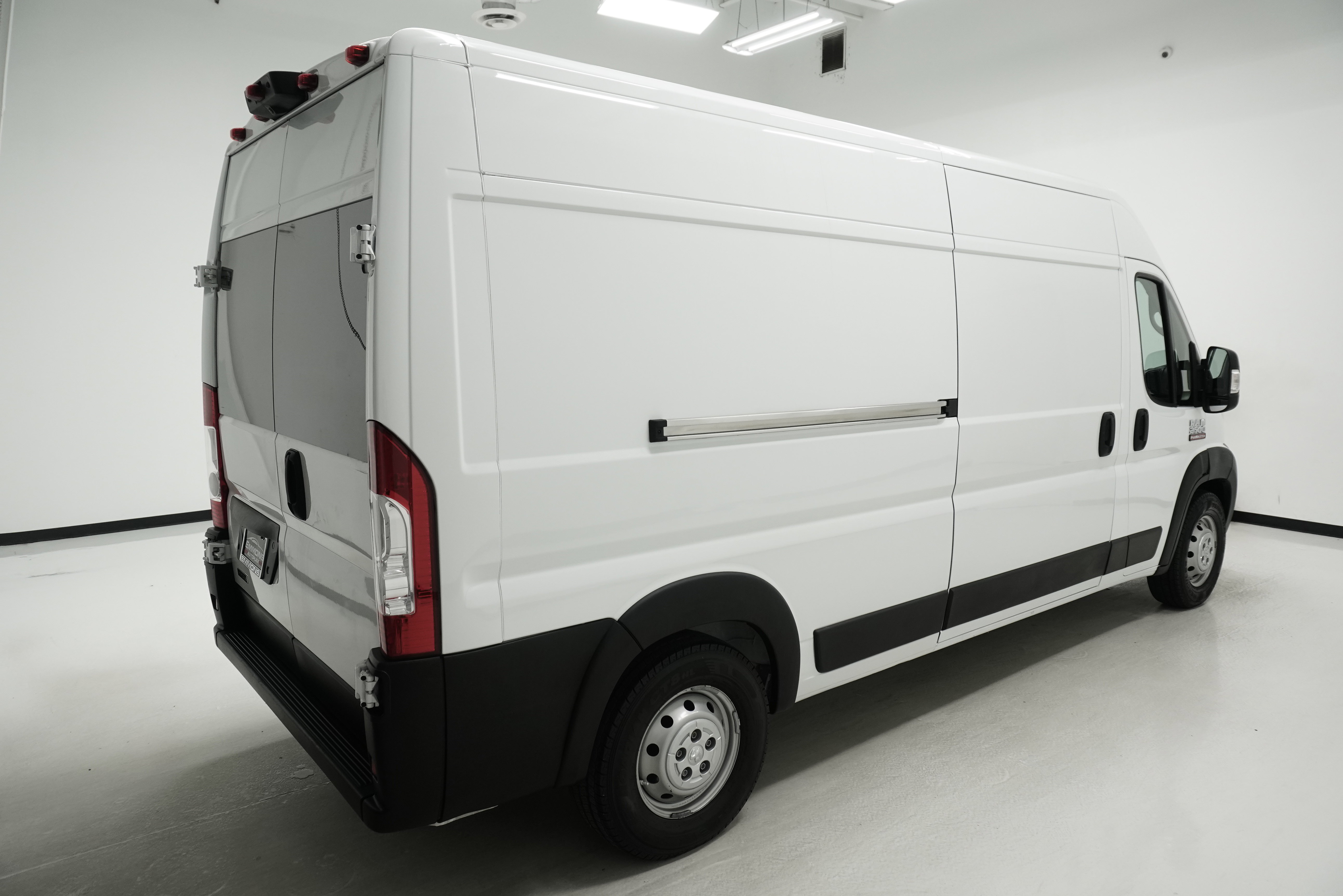 Used 2022 RAM ProMaster 2500 FWD image 3