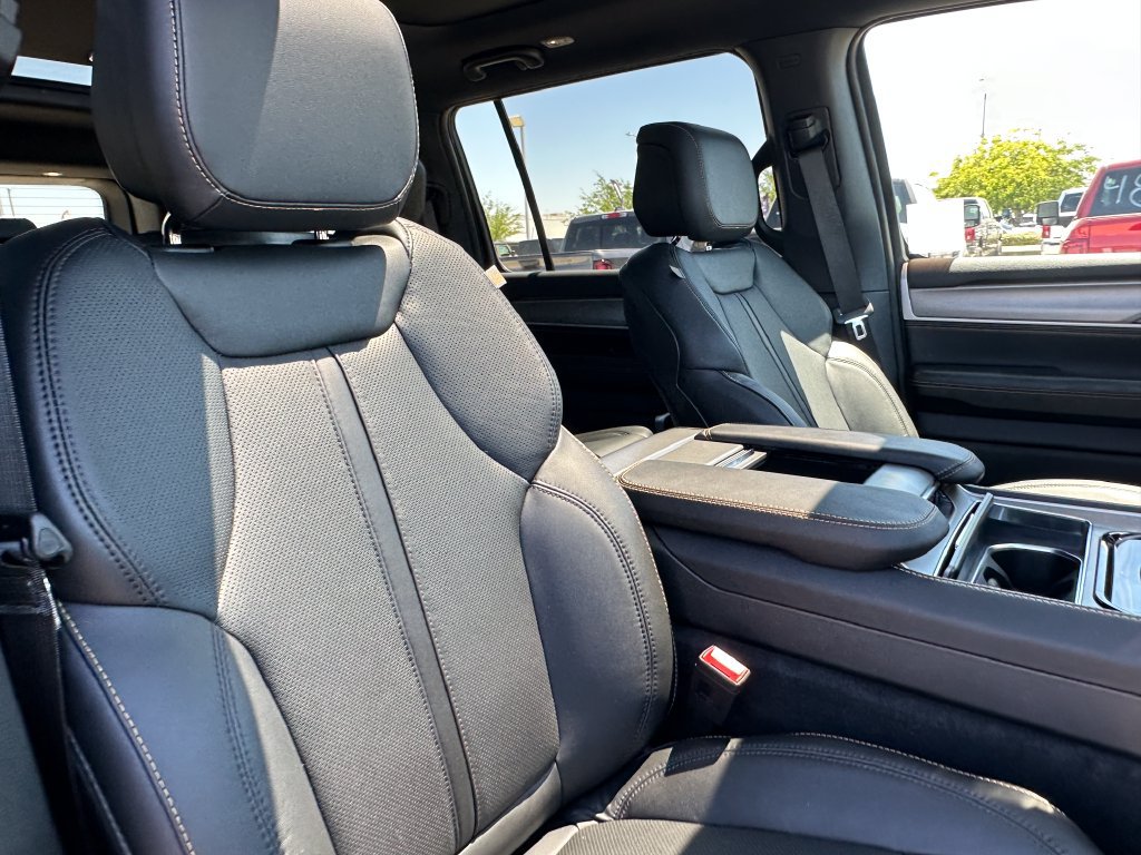 New 2026 Jeep Grand Wagoneer 4WD image 17