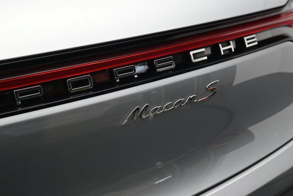 Used 2023 Porsche Macan S AWD/4WD image 32