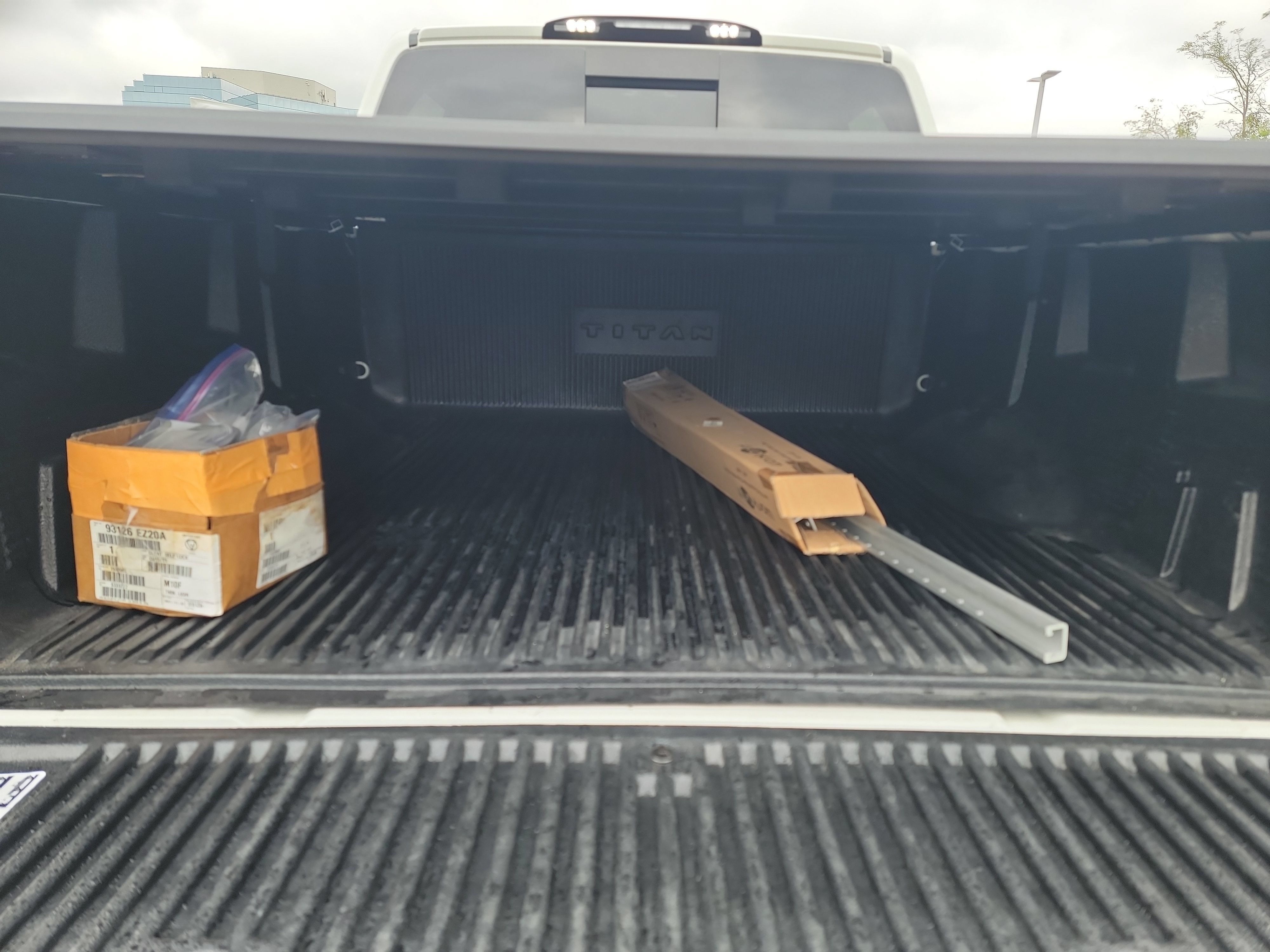 Used 2021 Nissan Titan PRO-4X w/ Pro-4x Convenience Package AWD/4WD image 25