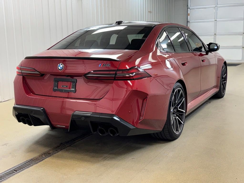 Used 2025 BMW M5 w/ Carbon Package image 5