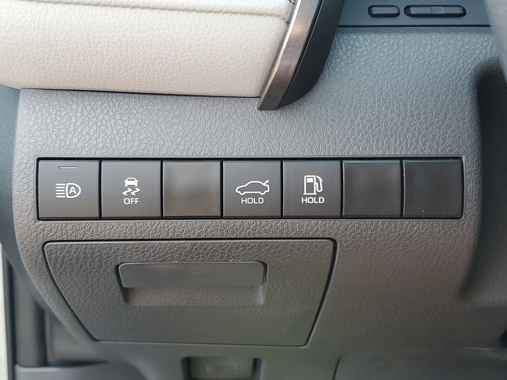 Used 2024 Toyota Camry LE w/ Convenience Package image 21