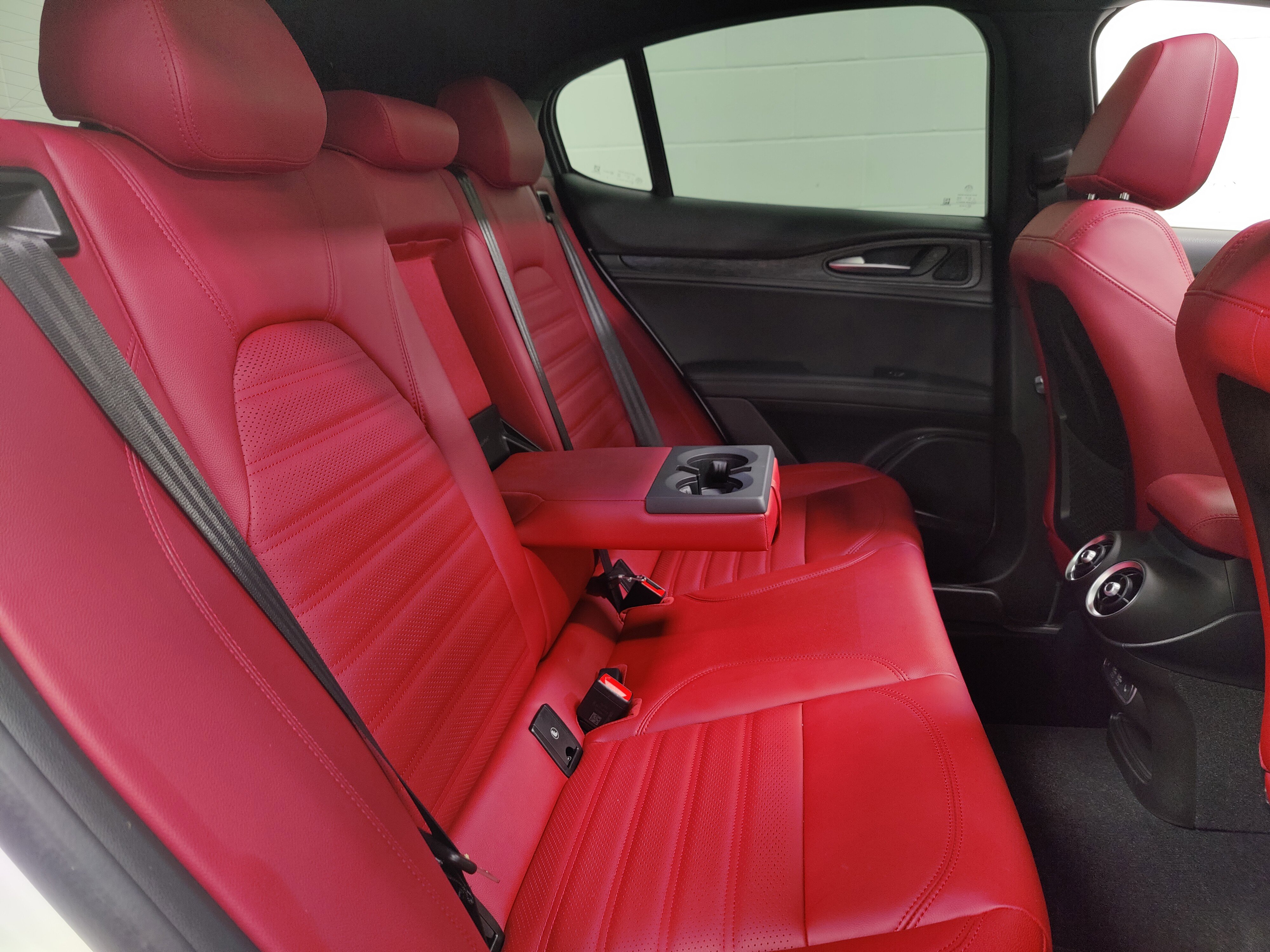 Used 2024 Alfa Romeo Stelvio Sprint image 20