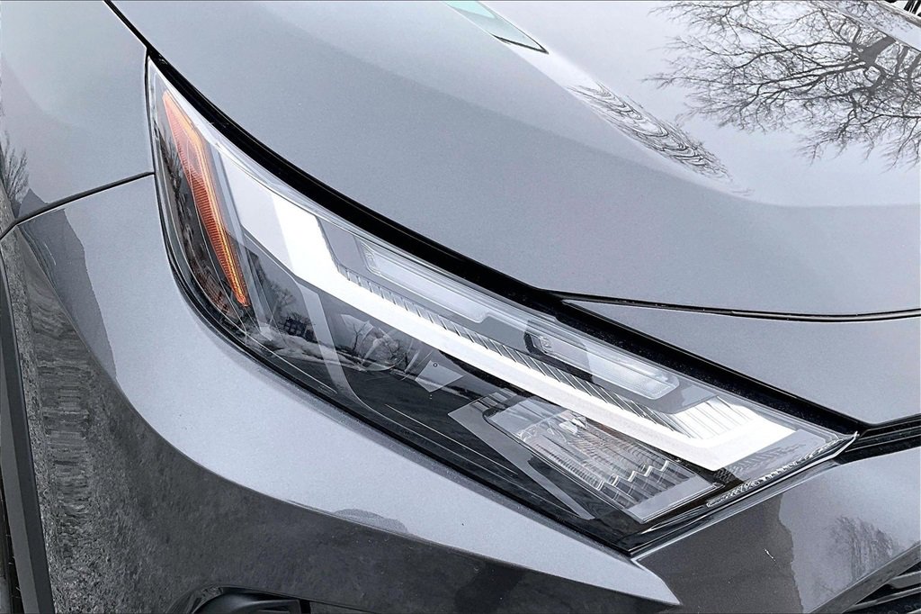 Used 2023 Toyota RAV4 XLE w/ Convenience Package image 32