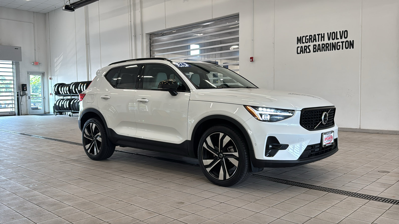 Used 2026 Volvo XC40 B5 Ultra w/ Protection Package Premier AWD/4WD image 3