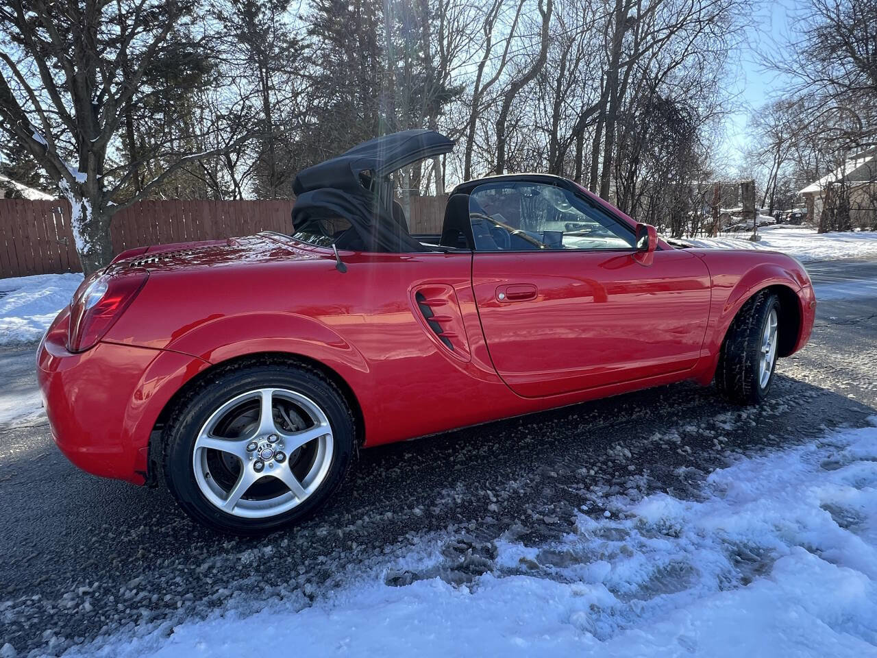 Used 2003 Toyota MR2 Base 2dr Convertible image 22
