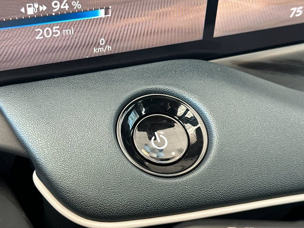 New 2026 Nissan Leaf SV+ w/ Illuminated Package FWD image 22