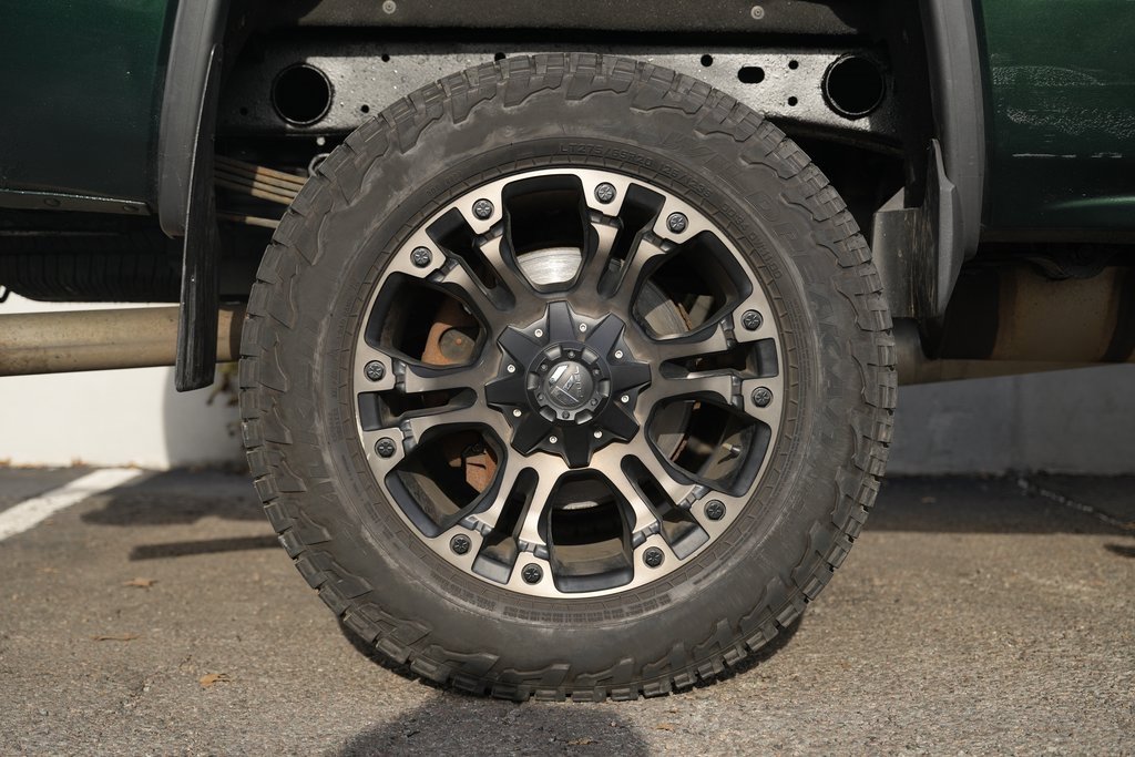 Used 2015 GMC Sierra 2500 SLE w/ SLE Preferred Package image 11