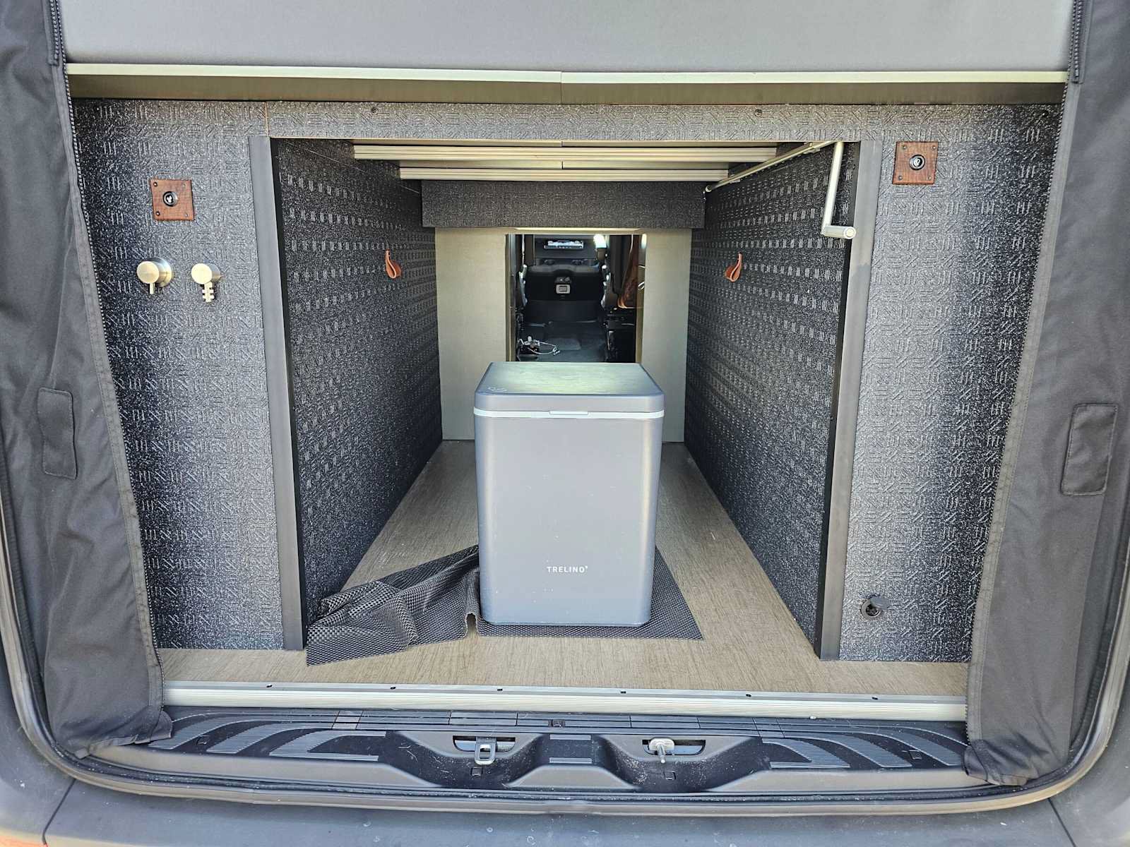Used 2024 Mercedes-Benz Sprinter 2500 image 21