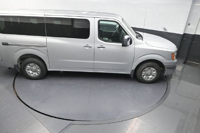 Used 2017 Nissan NV 3500 SV w/ SV Technology Package RWD image 19