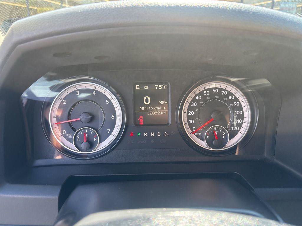 Used 2016 RAM 3500 Tradesman w/ Chrome Appearance Group image 15