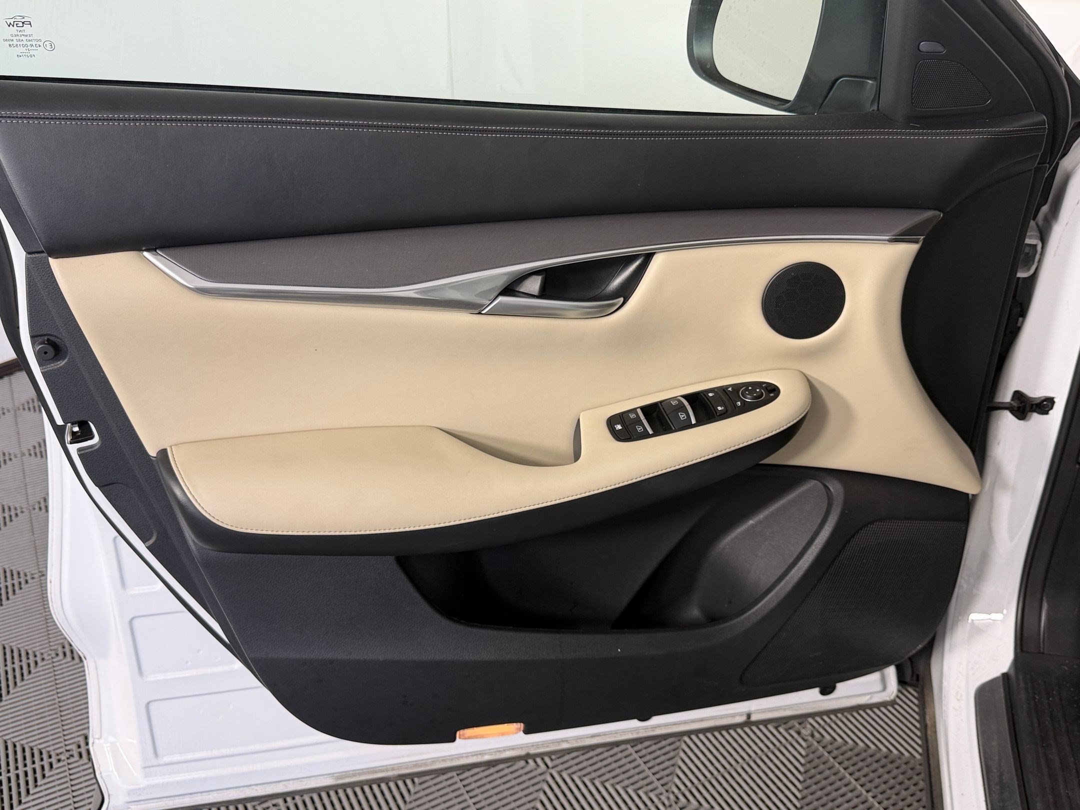Used 2022 INFINITI QX50 Luxe FWD image 12