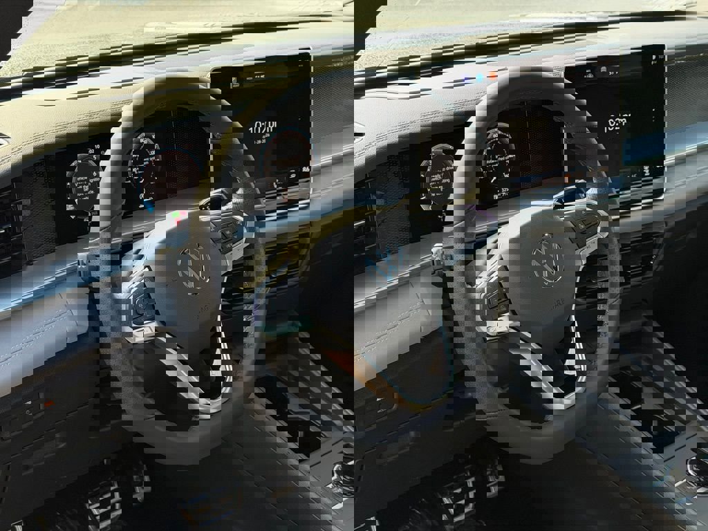 New 2026 Volkswagen Tiguan SE R-Line image 21