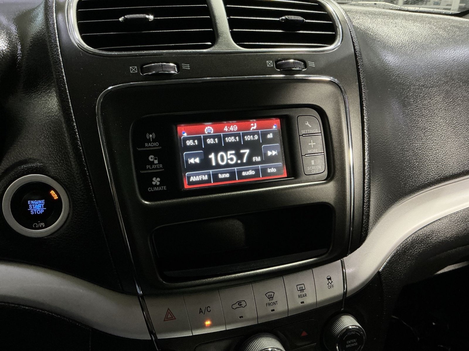 Used 2017 Dodge Journey SE w/ Flexible Seating Group FWD image 19