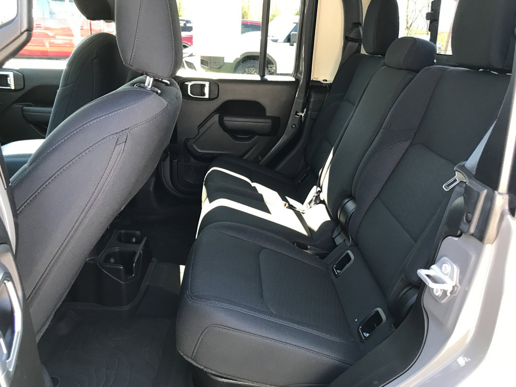 Used 2022 Jeep Gladiator Willys AWD/4WD image 23