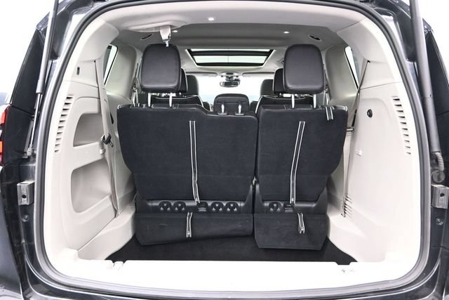 Certified 2024 Chrysler Pacifica Limited FWD image 24