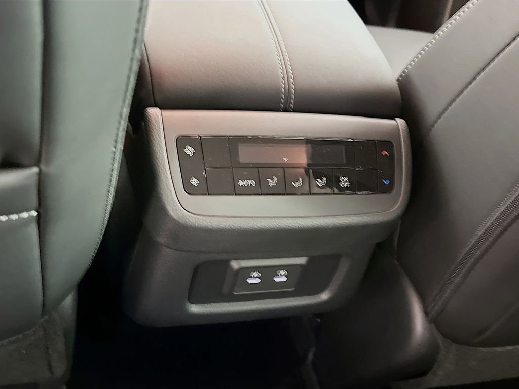 New 2026 Nissan Pathfinder SL image 33