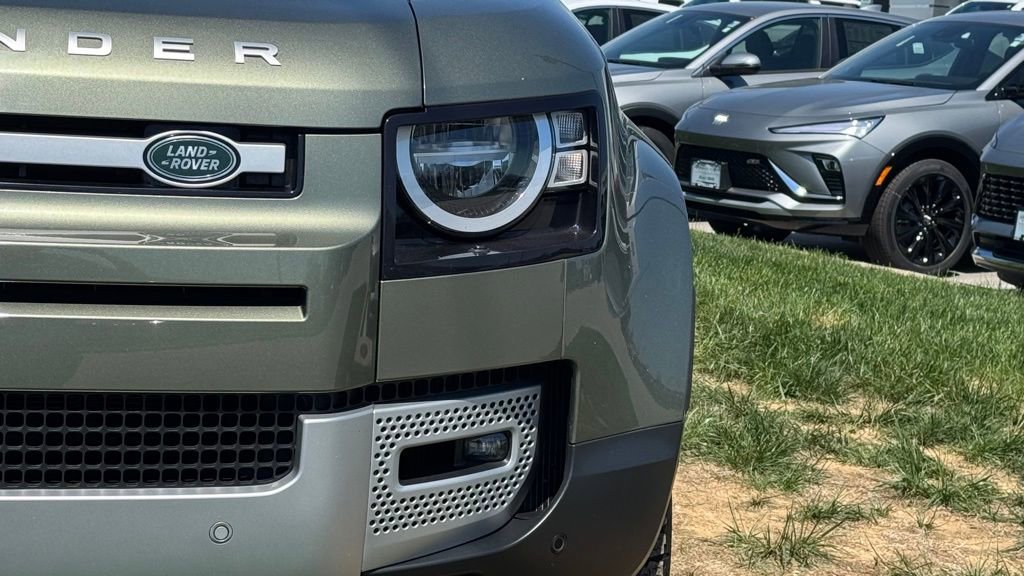 Used 2023 Land Rover Defender 110 S image 5