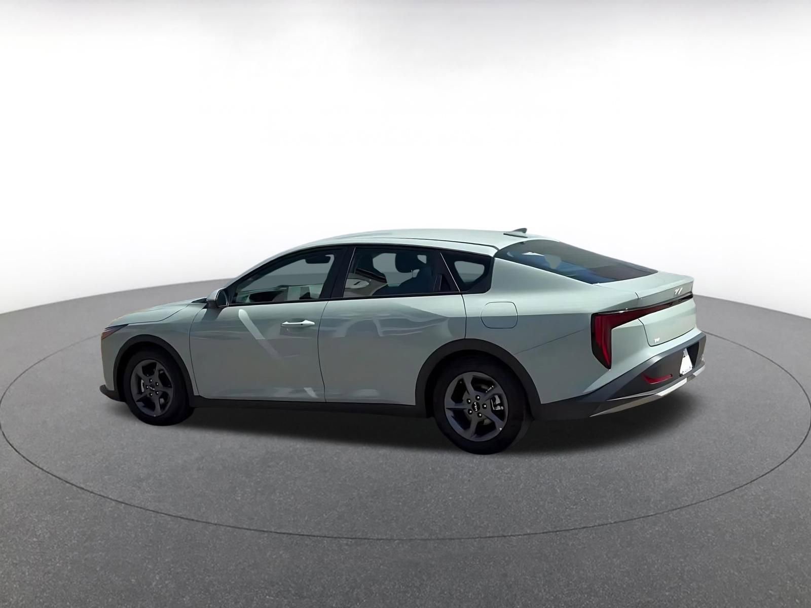 Used 2025 Kia K4 LXS image 10