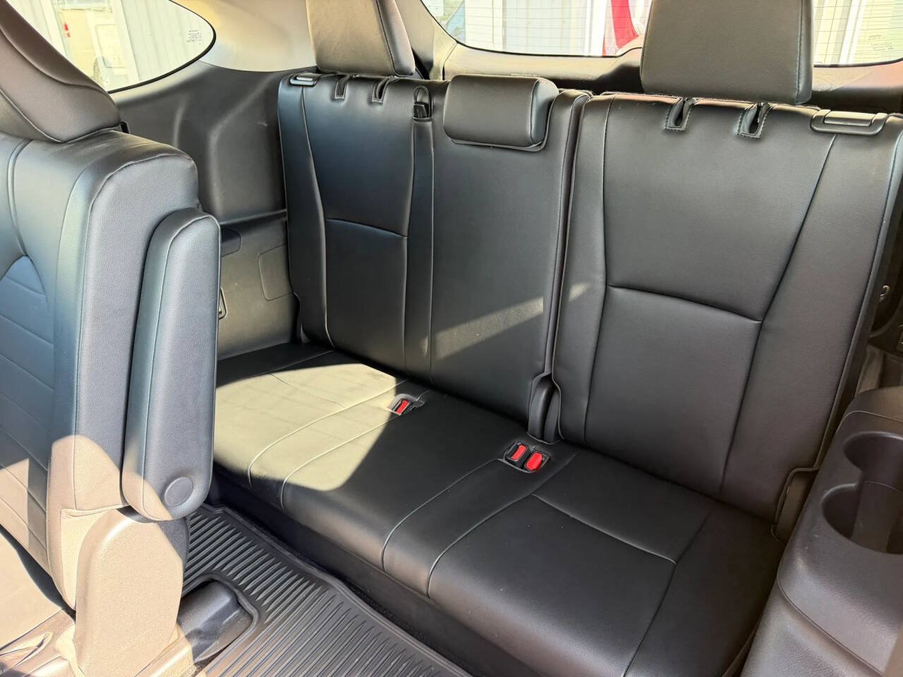 Used 2020 Toyota Highlander XLE AWD/4WD image 23