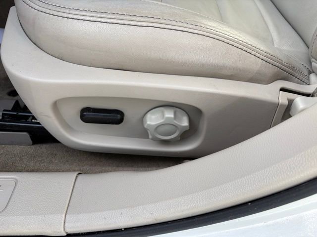 Used 2011 Ford Taurus SEL w/ 202A Rapid Spec Order Code image 15