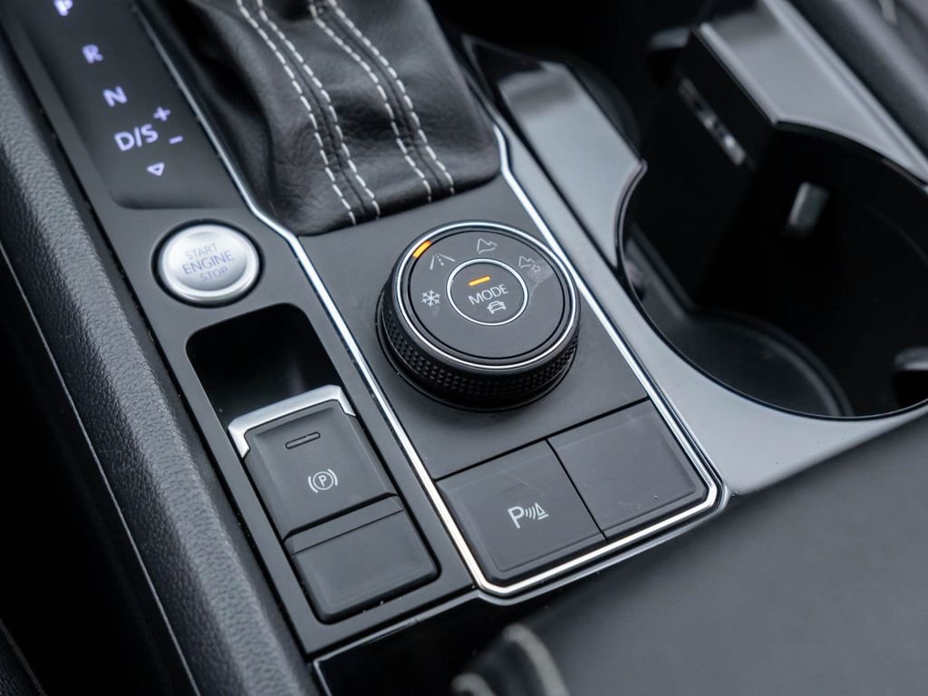 Used 2023 Volkswagen Atlas SEL image 30